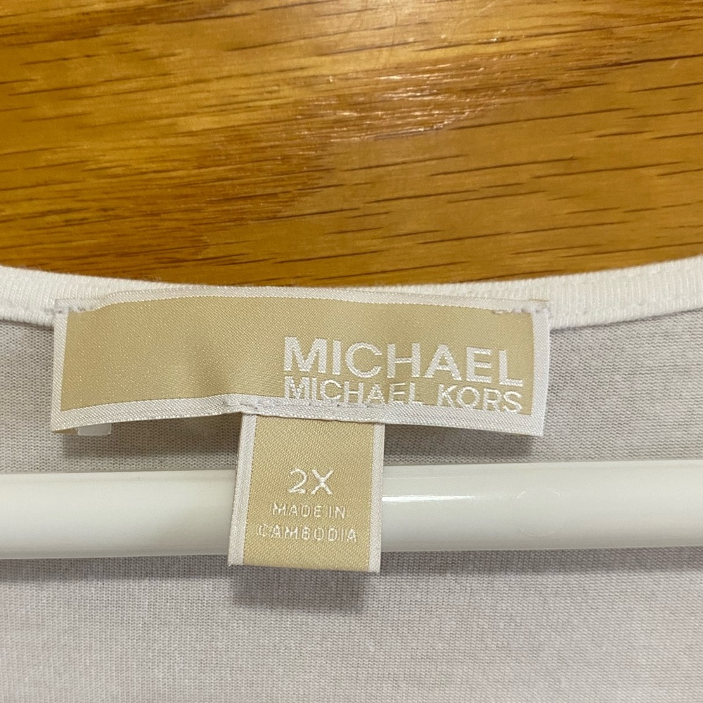 Michael Kors White Layered V-Neck Sleeveless Blouse - Picture 4 of 4